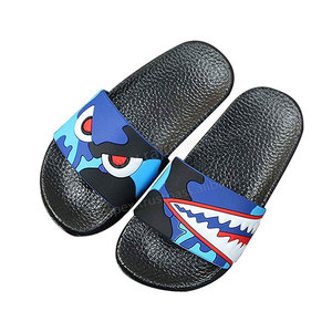 Nouvelles sandales de plage pour hommes, élégantes et tendance, en PVC, avec impression de logo personnalisée en gros, pour l'été - Product Image 4