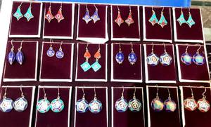 Pendientes colgantes de plata de ley con estilo para mujeres conscientes de la moda - Product Image 3