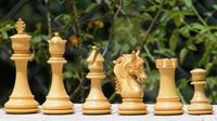 Juego de Ajedrez Stallion Knight, Juego de Ajedrez de Madera, Tamaño Rey 4.50 Pulgadas, Juego de Mesa, Embalaje en Caja de Cartón