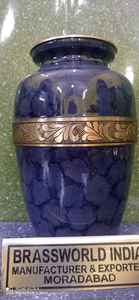 GRANDE URNE DE CRÉMATION GRAVÉE BLEUE NOUS POUR ADULTES FOURNITURES FUNÉRAIRES INDIENS BRASSWORLD DE HAUTE QUALITÉ - Product Image 5