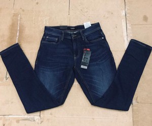 กางเกงยีนส์ผู้ชายทรงตรง กระดุมติด ผ้าฝ้ายเนื้อนุ่ม คุณภาพสูง แบรนด์ดัง แฟชั่นลำลอง สไตล์เรียบง่าย สต็อกล็อตจากบังกลาเทศ - Product Image 4