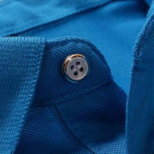 เสื้อโปโลแขนสั้นผ้าย้อมสีทึบแขนสั้นของผู้ชายกำหนดได้เองสำหรับเสื้อโปโลสไตล์ใหม่ส่งออกมุ่งเน้นความคมชัดของแอกผ้าถักนิตติ้งบังคลาเทศ - Product Image 3