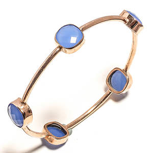 Conjunto de bisel de Calcedonia azul para mujer, forma de cojín, brazalete de piedras preciosas chapado en oro rosa hecho a mano, diseño cristiano para ocasión de boda - Product Image 1