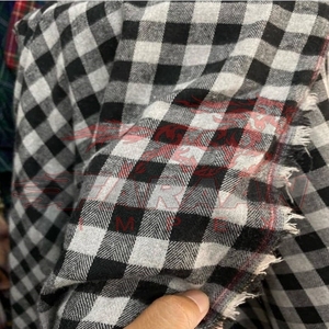 Tissu de flanelle 100% coton absorbant, petit plaid teint à carreaux, couleurs noir et blanc, petite étoffe - Product Image 1