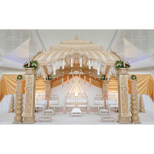 Mandap de Boda Tradicional con Diseño de Templo, Mandapam con Temática de Templo de Sri Lanka, Mandapam con Diseño de Templo Dorado Tallado a Mano, EE. UU. - Product Image 1