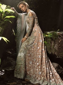 Vestido hasta el suelo de acetato indio/paquistaní de diseño exclusivo ATIYA LIBAS para boda con bordado Zardozi pesado 2019 - Product Image 2