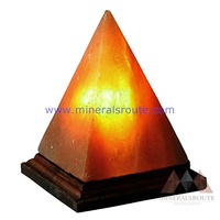 Lámpara de Sal Rosa del Himalaya MRPL Salt Craft Pyramid, Tallada, USB, 3 x 3 Pulgadas, Material Orgánico Ecológico, Certificación ISO 9001