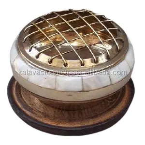 Brûleur d'encens en résine de laiton de couleur de sept chakras avec sept symboles pour l'usage religieux - Product Image 6