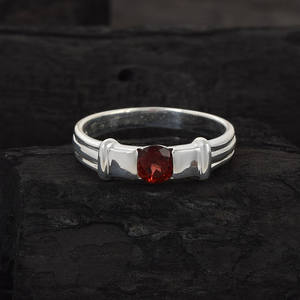 Anillo de Plata de Ley al por Mayor con Engaste de Barra, Anillo Delicado con Granate Rojo Natural, Anillo Solitario de Gema, Joyería Fina para Hombre - Product Image 2