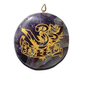 Colgantes Om de chacra, el mejor valor de Chakra, Sándalo, en venta - Product Image 1