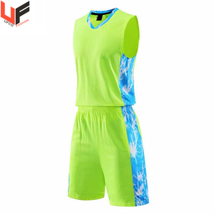 Kit de basket-ball personnalisé pour hommes femmes jeunes et adultes uniforme sportif avec conception de sublimation tailles adultes et jeunes - Product Image 4