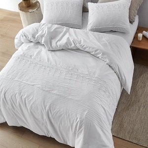 Pure Comfort Escape 250 TC 100% algodón bordado hecho a mano 108x108 Fundas nórdicas ligeras diseñadas para una vida ecológica consciente - Product Image 3