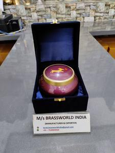 Brassworld India's Pet Odyssey Urn Suministros funerarios de metal de estilo americano para adultos El mejor precio en India - Product Image 5