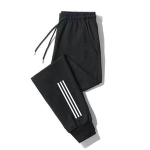 OEM Vêtements de sport personnalisés Joggers pantalons d'extérieur décontractés rapidement respirants pantalons de survêtement Active Graffiti Printing pantalons pour hommes - Product Image 2