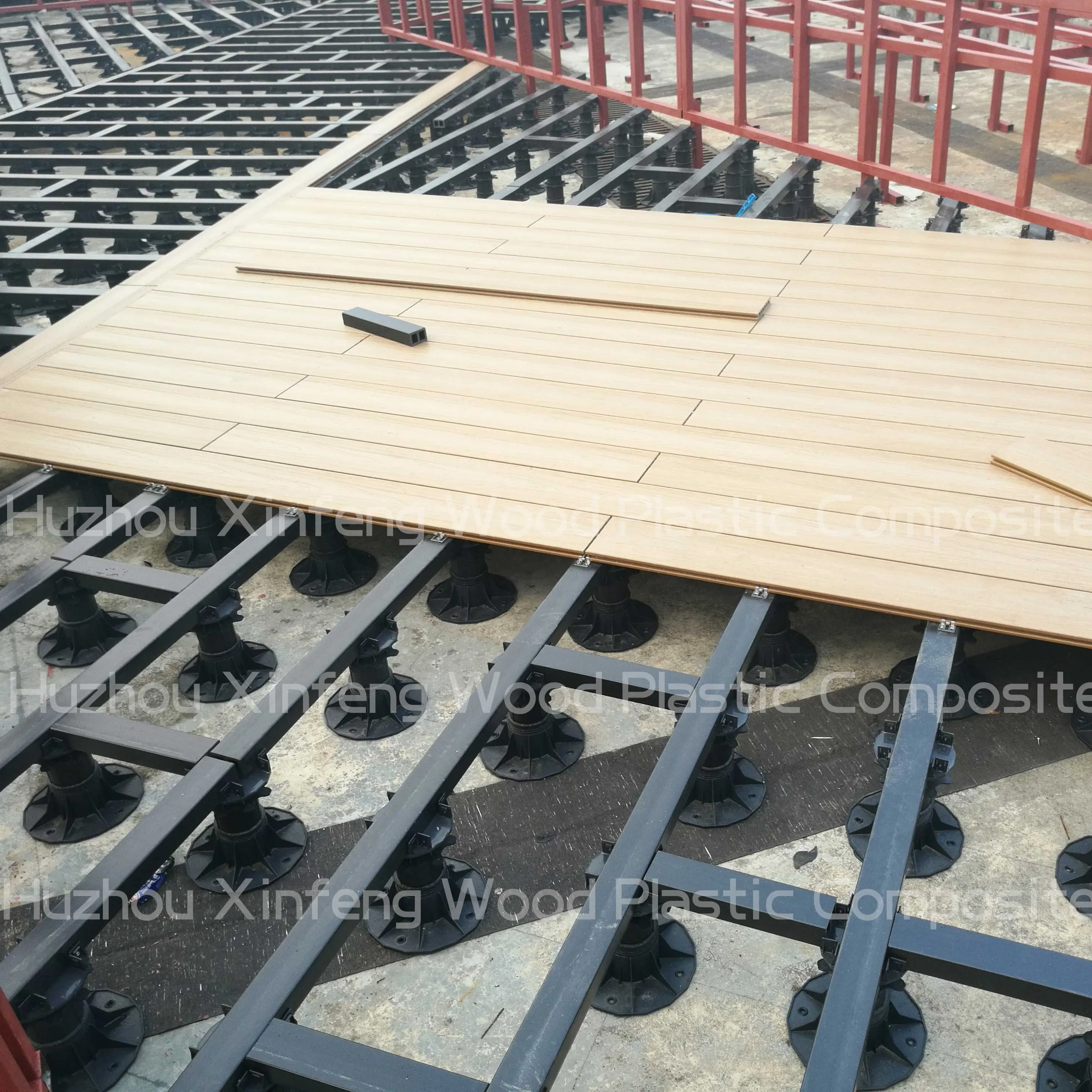 Verstelbare Joist Voetstuk Plastic Decking Ondersteuning Voetstuk XF-T202B-2 35-70 Mm