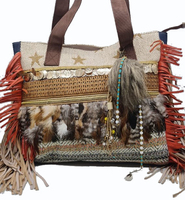 Tas Selempang Kasual Vintage Bordir Jacquard Kerajinan Tangan Tradisional India Banjara untuk Wanita dengan Penutup Ritsleting, Hiasan Manik-manik dan Bulu.
