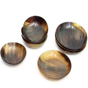 Bols en corne polis faits à la main, écologiques, large gamme, par LAMETIERARTZ, design traditionnel minimaliste, vaisselle pour la maison et la table - Product Image 1