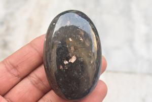 Nuumitas-Palmstone de cristal Natural, cristal hecho a mano de la India - Product Image 3