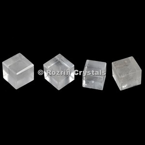 Cristal de pierre précieuse, cube d'agate, sculpté et gravé, art Feng Shui, objet de collection, cristaux Rozrin - Product Image 1
