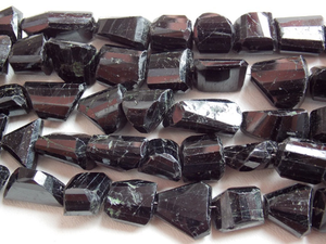 Tourmaline noire facettée en forme de pépites, pierre naturelle à 100%, 20-15 mm, pour la fabrication de bijoux - Product Image 2