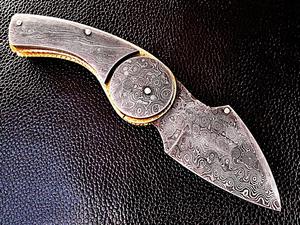 Couteau de poche pliant en acier damas fait à la main personnalisé gaine en cuir fin Logo OEM Options pour l'extérieur bricolage usage industriel - Product Image 2