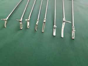 Juego de instrumentos de disector de pinza curvada Debakey fenestrada por laparoscopia de 8 piezas aprobada por la CE, pinzas manuales de acero inoxidable - Product Image 5