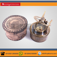 Boussole solaire en laiton antique avec étui en cuir et calendrier, instrument de navigation nautique vintage, cadeau, décoration, objet de collection
