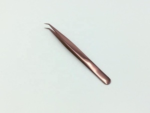 Pinzas para Extensión de Pestañas de Precisión, Curvas, de 45 Grados, en Oro Rosa Sólido, con Aislamiento, Sostenibles, con Logotipo - Product Image 6