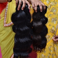 Cheveux humains Remy bruts indiens non traités, couleur naturelle, cuticules alignées, ondulés, double trame, 100g, 10-36 pouces, vente en gros