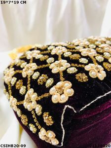 Sac Potli en velours perlé fait main de luxe Craftstages International avec poignée dorée |   Fête de mariage ethnique en soirée - Product Image 2