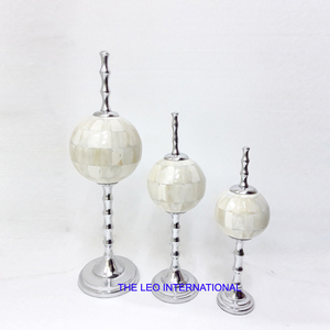 ประติมากรรมผลไม้สับปะรดโลหะสีขาวประติมากรรมผลไม้สับปะรดสีขาวหรูหรา - Product Image 2