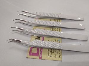 แหนบต่อขนตาสีขาว 45 องศา ยี่ห้อไพรเวทเลเบล แหนบต่อขนตาแบบมืออาชีพ ด้ามจับเพชร แหนบแยกขนตาที่ดีที่สุด - Product Image 2