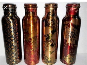 Bouteille d'eau en cuivre potable directe Vie saine Conception d'eau qui coule en métal Verres en plastique - Product Image 6