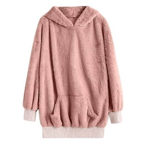เสื้อสเวตเตอร์แบบสวมหัวมีฮู้ดขนปุยของผู้หญิงสำหรับ2025เสื้อให้ความอบอุ่นในฤดูหนาวแบบหลวมสำหรับฤดูใบไม้ร่วงพร้อมโลโก้ด้านหน้า - Product Image 1