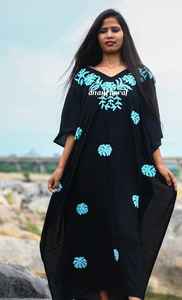 Caftan fait à la main personnalisé de haute qualité avec glands de broderie Aari pour les vêtements de fête robe de plage tissée à la taille naturelle - Product Image 4