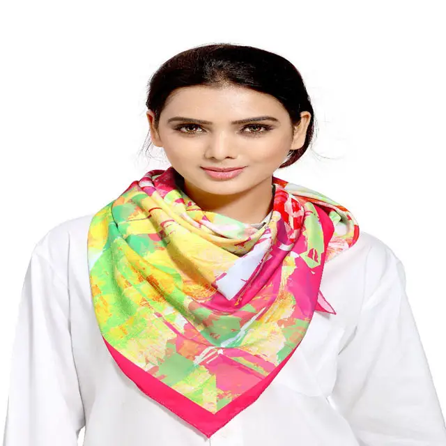 मल्टीकोर डिजाइन 2023 महिला गर्दन के स्कार्फ की नई शैली के साथ मानक के आकार के साथ हाथ से बनाई गई महिलाओं