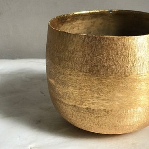 Golden Embossed Aluminium Candle <b>Jar</b> Tapred High Quality Table Top Candle Vessel High Quality - Product Image 4