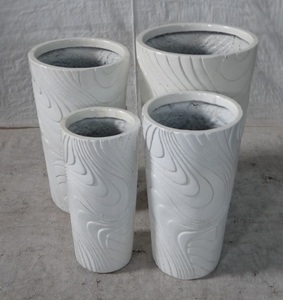 [Leo Nguyen Le] - Vente en gros de vases d'intérieur de style moderne - Pot de fleurs en polystone - Jardinière pour fleurs de jardin et de maison - Product Image 1