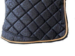 Selle de dressage personnalisée de luxe avec impression couleur, confortable, fourrure durable, 80/20T/C, extérieur en polyester, rembourrage tout usage - Product Image 5