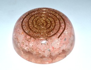 Obtenga en línea Forma de cúpula de orgón de cuarzo rosa: Forma de cúpula de orgón de cuarzo rosa a la venta - Product Image 1