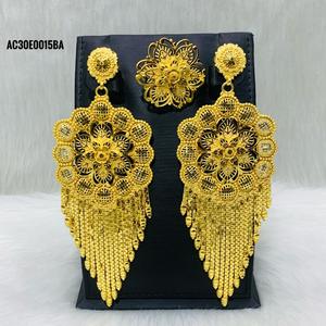 Longue boucle d'oreille plaqué or, bijoux de styliste, livraison gratuite - Product Image 2