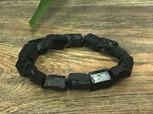 Magnifique bracelet extensible en tourmaline noire naturelle plaqué or sur argent sterling, 7 pouces de long, bijoux pour femmes, cadeau fait main, vente en gros - Product Image 5