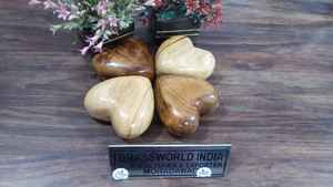 Recuerdo brillante de corazón de madera, urna de cremación, suministros de pelo, BRASSWORLD, INDIA - Product Image 3