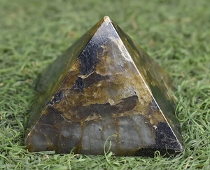 Labradorite Pyramid Energy Home Decor Natural Vastu Healing Crystal Reiki Chakra Stone - Product Image 6