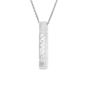 Collier en liège ou Gem, saucière avec huile essentielle peut être remplacé - Product Image 1