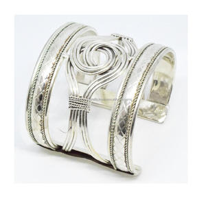 Brass Fashion Jewelry Simple Design Hollow Out Geometric Bangles for Women green brass festival cuff jewelry - Product Image 3