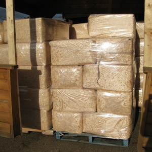 Copeaux de bois en gros pour papeterie à prix avantageux, copeaux de bois d'acacia pour litière de chevaux, copeaux de bois pour élevages avicoles - Product Image 1