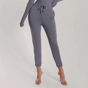 Pantalon de survêtement fuselé 100% coton pour femmes en gros pantalon de survêtement à séchage rapide sur le côté rayure ample Cargo Leggings été XS - Product Image 4