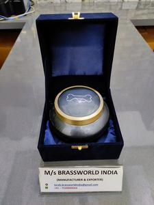 Suministros funerarios para mascotas, suministros para caminar sobre el azul, urna de cremación odyssey, Brassworld, India - Product Image 6