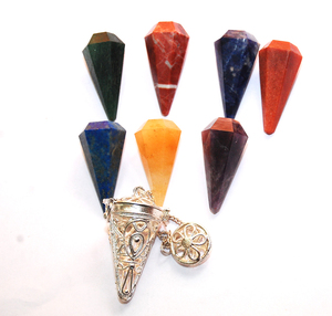 Obtenga en línea Flower Of Life Chakra Cage Péndulos: Flower Of Life Chakra Cage Péndulos a la venta Healing Crystal Péndulos - Product Image 1